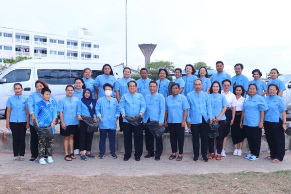 ผอ.สศท.9 จัดกิจกรรม “จิตอาสาทำความดีเก็บขยะชายหาด”