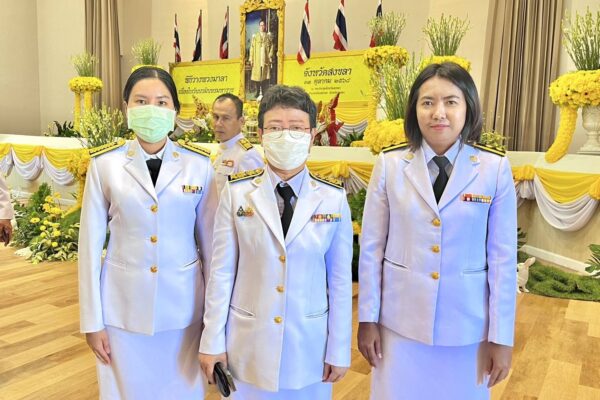 สศท.9 ร่วมพิธีทำบุญตักบาตรถวายพระราชกุศล และวางพวงมาลา เนื่องในวันนวมินทรมหาราช ณ